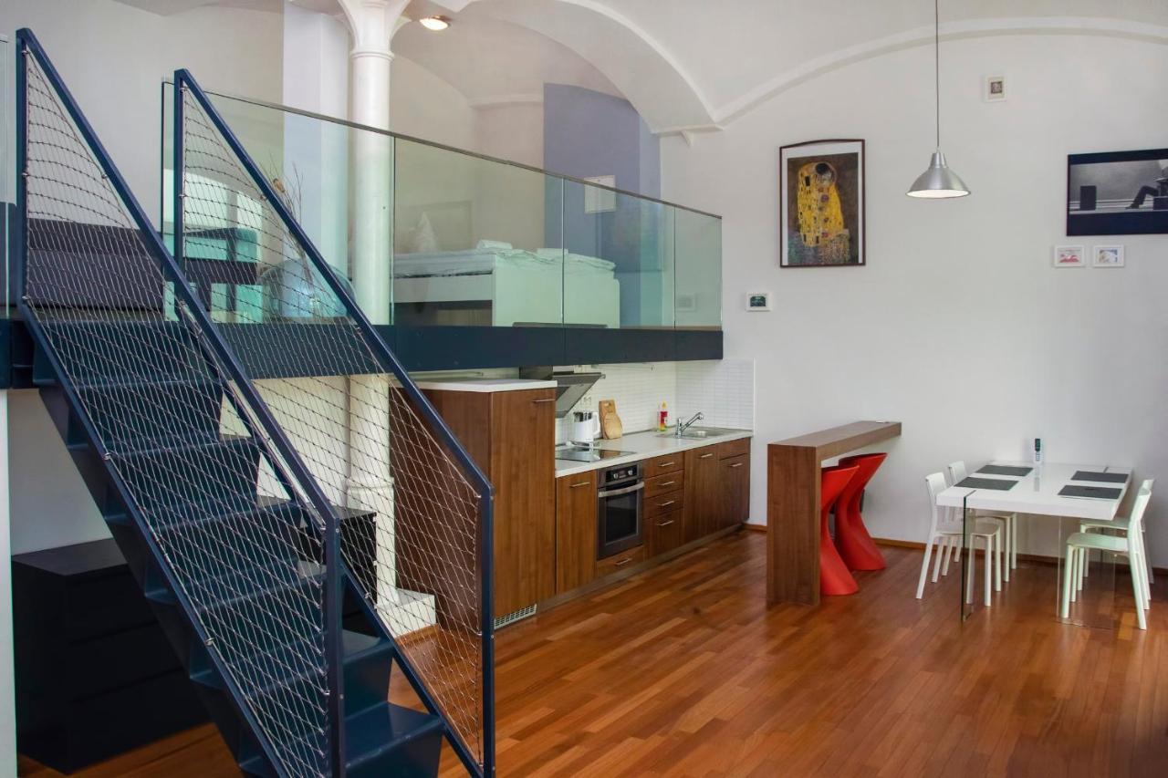 Modern Apartment With Terrace And Air Conditioning Praga Esterno foto
